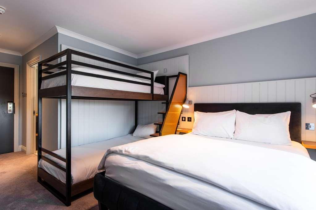 Village Hotel Блекпул Номер фото